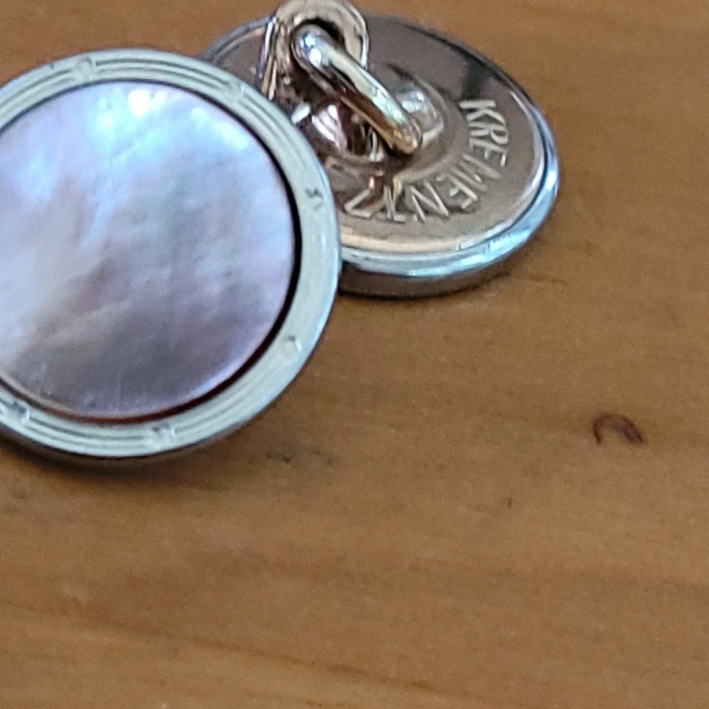 Vintage KREMENTZ Mother of Pearl Round Cufflinks Gold Tone USA 5.05g